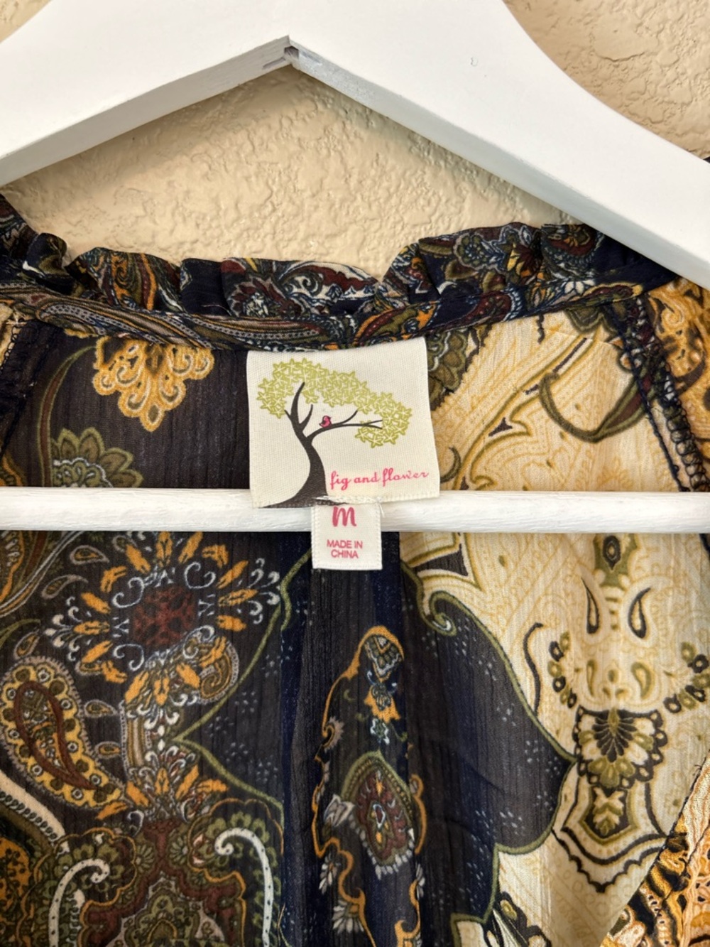 Fig and Flower Loned Sheer Paisley Button-Front Blouse - Navy & Cream Size M - Picture 4 of 8